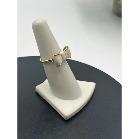 Kate Spade New York Take A Bow Cream Enamel Gold Plated Ring Sz 6.5 - Picture 2 of 10
